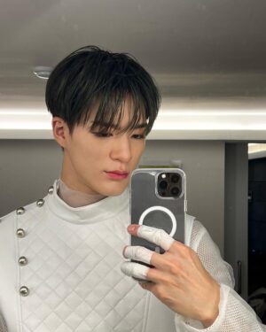 Jeno Instagram - 펜싱 처음이야 ㅎㅎ