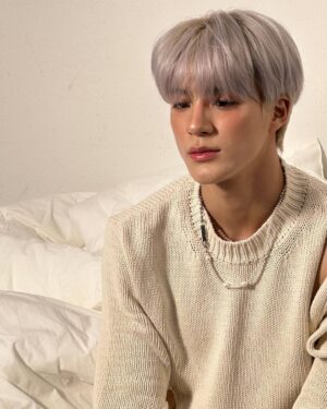 Jeno Instagram - 이 머리 오랜만이다 ㅠㅠ