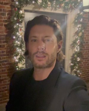 Jensen Ackles Instagram - Been a minute…but happiest of holidays and a very merry Christmas to us all!!!
💚