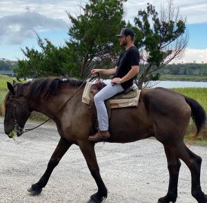 Jensen Ackles Instagram - Took my JJ out on our first trail ride.  She rode a “paint”and I rode an elephant.  Biggest horse I’ve ever seen, much less saddled up (19hands). Needless to say...she’s hooked. 🐴🤠🤑😩 #HappyFriday