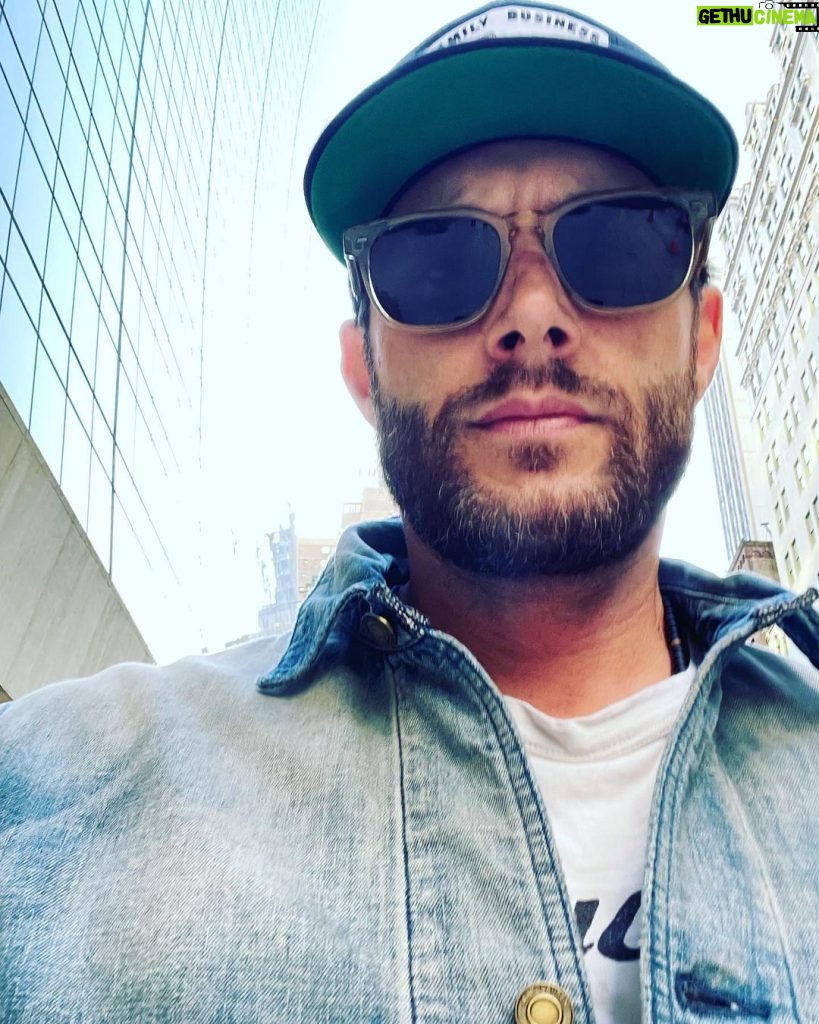 Jensen Ackles Instagram - Ahhh New York….. 😎🤎 Till next time. New York City, N.Y.