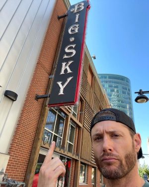 Jensen Ackles Instagram - Just a few recent shots of life in New Mexico and some BTS on the set of @bigskyabc (except for the one with the “Big Sky”sign…that was in Kansas City but whatever…you get the point 🙄) Happy Wednesday.