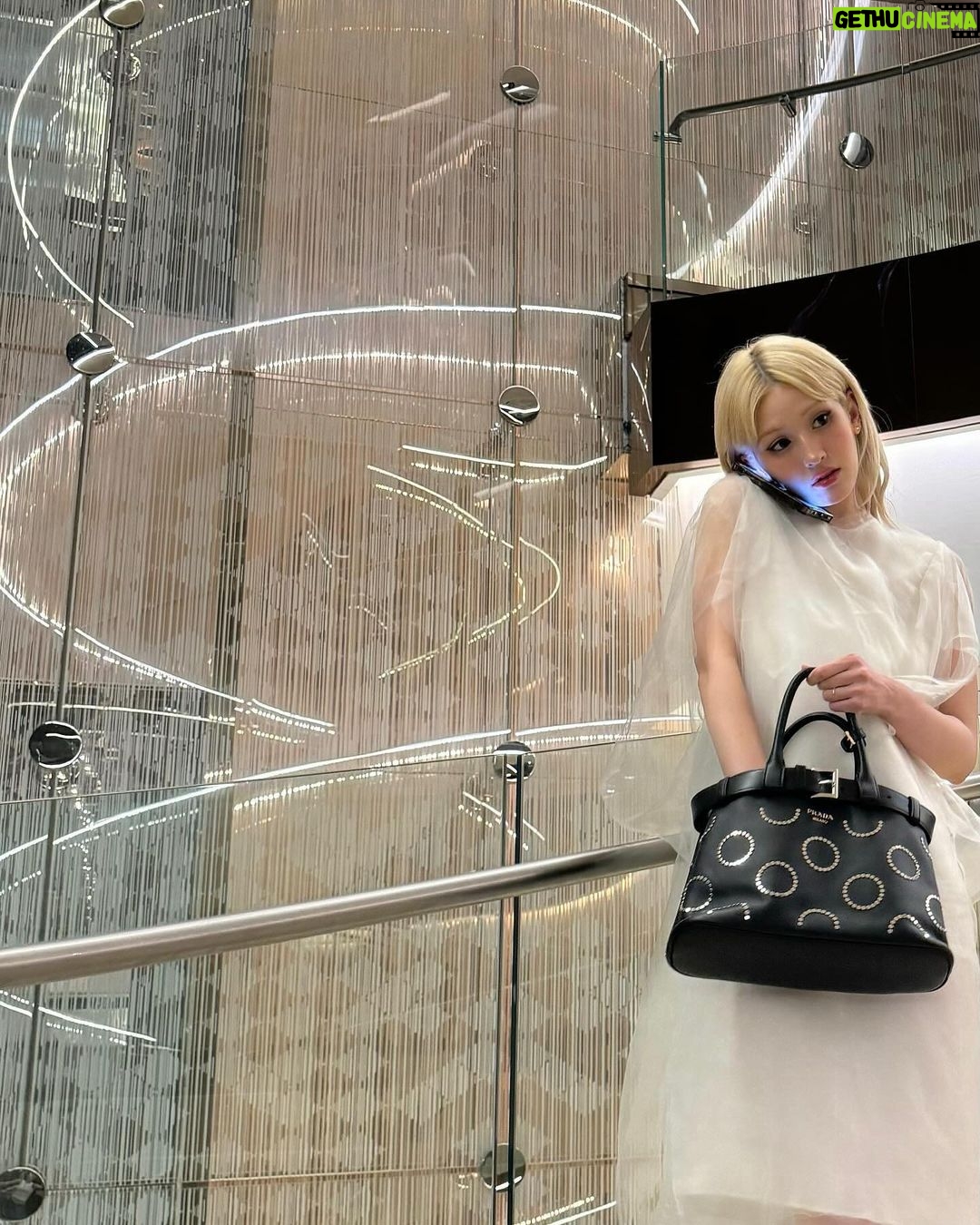Jeon So-mi Instagram - bzy. buckle up🪡 @prada #PradaBuckle