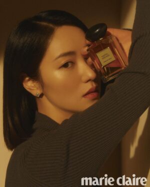 Jeon Yeo-been Instagram - @armanibeauty 

#광고 #아르마니프리베 #오뜨꾸뛰르향수 #상탈단샤 
#아르마니뷰티