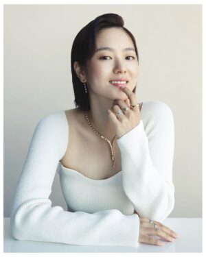 Jeon Yeo-been Instagram - @chaumetofficial 
#광고 #Chaumet #쇼메 #BeeMyLove #비마이러브
