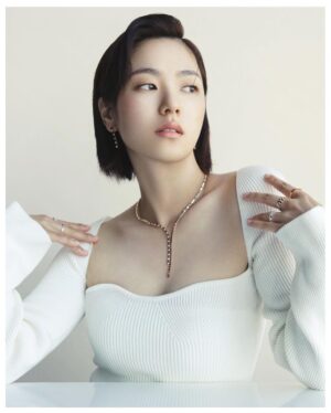 Jeon Yeo-been Instagram - @chaumetofficial 
#광고 #Chaumet #쇼메 #BeeMyLove #비마이러브