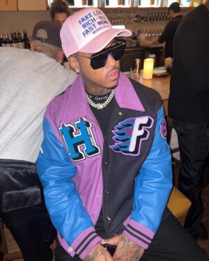 Jeremih Instagram - 𝕯𝖎𝖉 𝖆 𝖉𝖗𝖎𝖛𝖊-𝖇𝖞 𝖜’ 𝖘𝖔𝖒𝖊 𝖑𝖊𝖌𝖊𝖓𝖉𝖘

…..*𝖘𝖑𝖎𝖉𝖊 𝖙𝖔 𝖙𝖍𝖊 𝖗𝖎𝖌𝖍𝖙 🤣