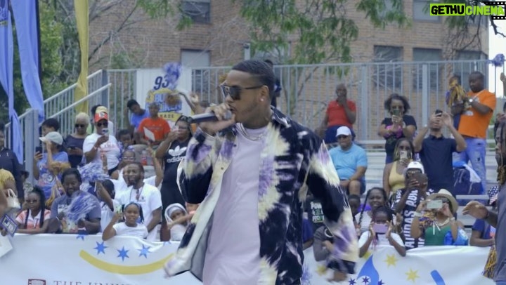 Jeremih Instagram - Yooo was Mih pleasure CHICAGO to serve as the Official Grand Marshal of the 93rd Bud Billiken Parade… special thanks to @budbillikenparade @myiti @abc7chicago @chigivesback @connectthestarrs @bronzevillelife South Side, Chicago