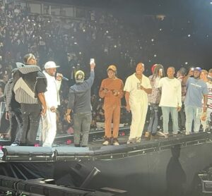 Jeremih Instagram - In life it’s moments like this I’ll never forget s/o “MIH” Big Homie,Bro @50cent I grow up listening to you and to be able to learn and be on a sold out world tour wit da 🐐’s @bustarhymes is beyond crazy!! Chicago was 🔥lit I can’t explain my appreciation for what you do for me MIH dawg 💯🫶🏾 

#thefinallaptour #Chicagostarz  #powerforce