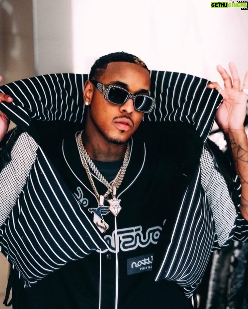 Jeremih Instagram - Mirror mirror on da wall who make hits every time they call? “MIH” only competition….