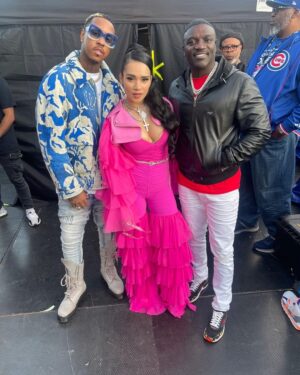 Jeremih Instagram - 𝕯𝖎𝖉 𝖆 𝖉𝖗𝖎𝖛𝖊-𝖇𝖞 𝖜’ 𝖘𝖔𝖒𝖊 𝖑𝖊𝖌𝖊𝖓𝖉𝖘

…..*𝖘𝖑𝖎𝖉𝖊 𝖙𝖔 𝖙𝖍𝖊 𝖗𝖎𝖌𝖍𝖙 🤣