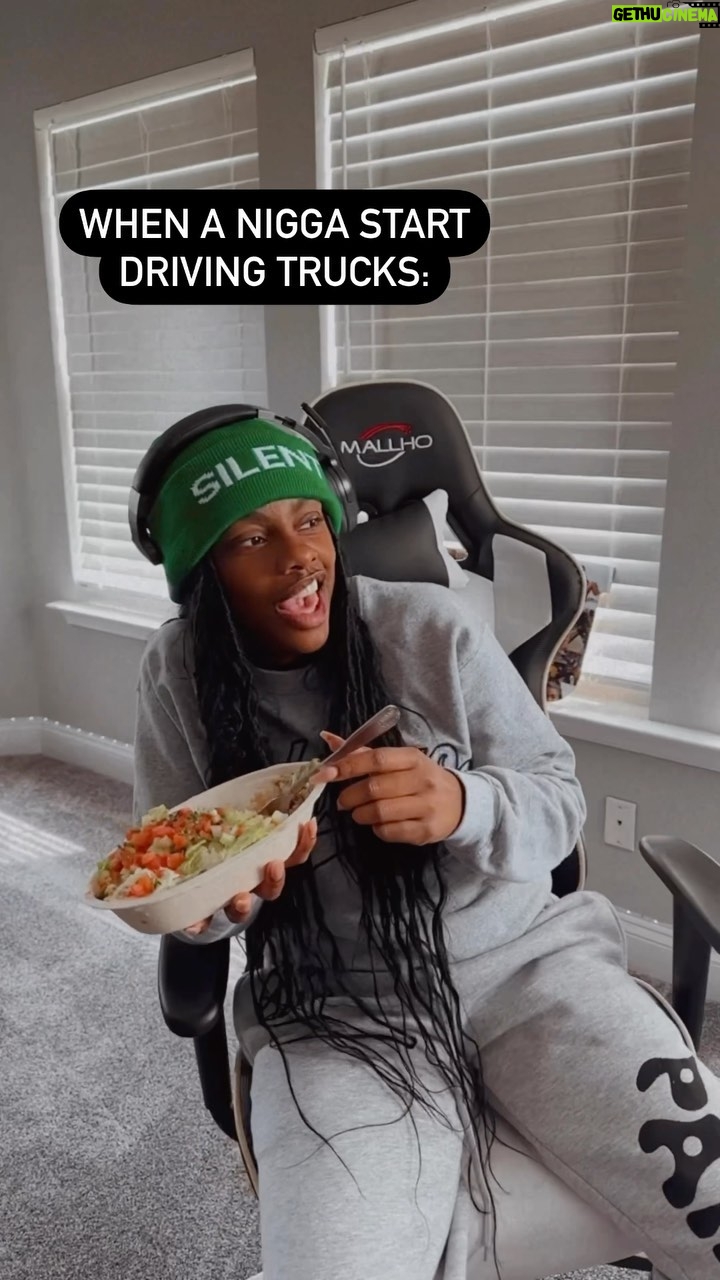 Jess Hilarious - 253.5K Likes - NIGGAS BE HYPE AS SHIT BOUT THEIR CDL ❤️ and I love it
TAG A FRIEND
#jesshilarious #jessfunny