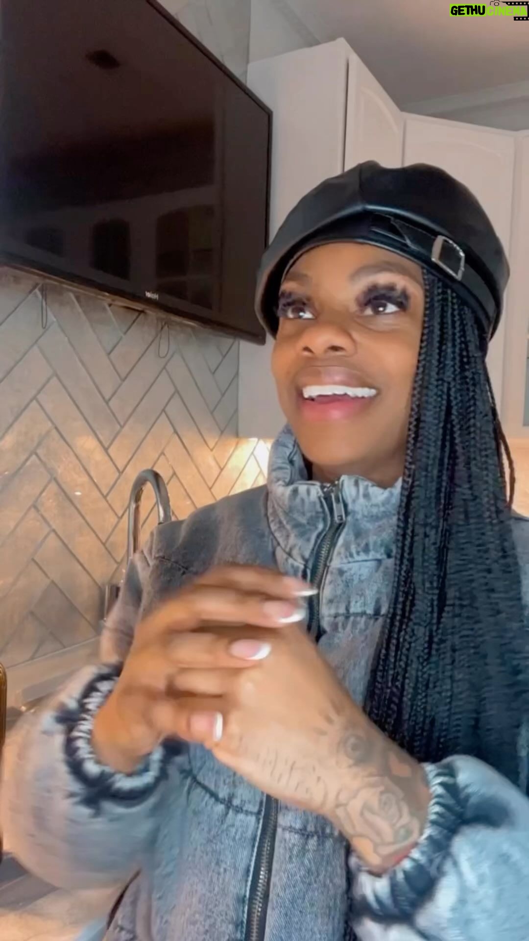 Jess Hilarious Instagram - HOOD FRIEND VS. BOUGIE FRIEND #jesshilarious TAG A FRIEND 🔥(30 WON)🔥 Link In Bio 4 TIX JESS HILARIOUS BIG BIRTHDAY BASH The ultimate day party experience ▪︎DATE & LOCATION 《SUNDAY》 FEBRUARY 26th 3p-8pm Harbor East 1425 Aliceannna St Baltimore Md 21231 Formally known as “PAZO’S” ▪︎ADMISSION 《 $55 》 Complementary Buffet +Champagne 3p-5pm Contact @mrcouser915 for tables CLICK LINK IN BIO FOR TIX Baltimore City
