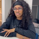 Jess Hilarious Instagram - ZENA is cooking for Thanksgiving and EBONYE is sad. She misses JAEKWON but upset about something! EBONYE’s GLASSES ARE @messyvisioneyewear #BabyMommaVSGirlfriend #jesshilarious @desifamous4real TAG A FRIEND