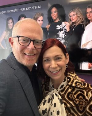 Jesse Tyler Ferguson Instagram - Tonight my long time friend (swipe ⬅️ to see proof) @carriepreston is premiering in her OWN SHOW. I am honored  to appear in an upcoming  episode but everyone tune in tonight to watch the premiere of @elsbethcbs! @paramountplus