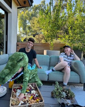 Jesse Tyler Ferguson Instagram - dinosaur, but make it fashion