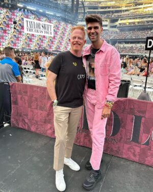 Jesse Tyler Ferguson Instagram - @taylorswift really did that! 3.5 hours of pure joy. Superhuman. Love you, T. ❤️