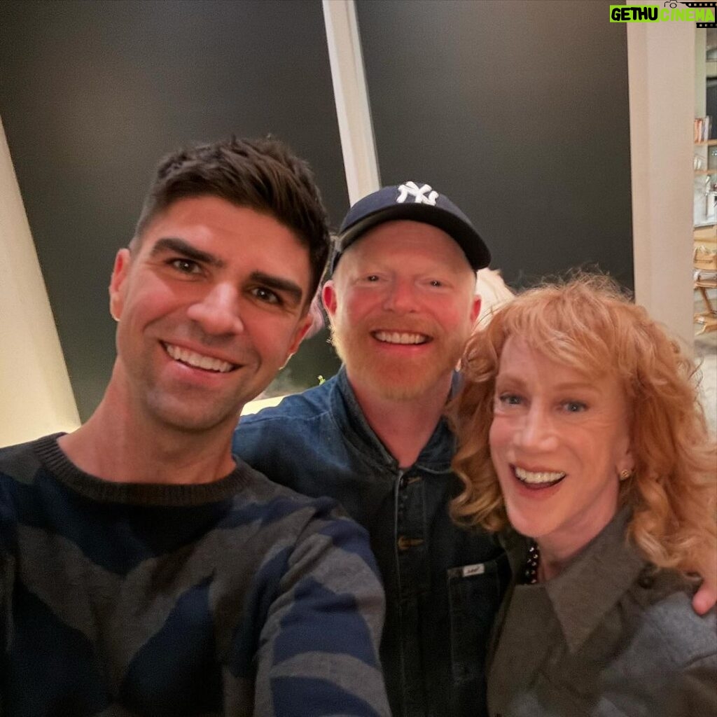 Jesse Tyler Ferguson Instagram - We had @kathygriffin over for dinner and she taught Beckett how to order a juice pouch at the bar.