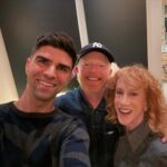 Jesse Tyler Ferguson Instagram – We had @kathygriffin over for dinner and she taught Beckett how to order a juice pouch at the bar.