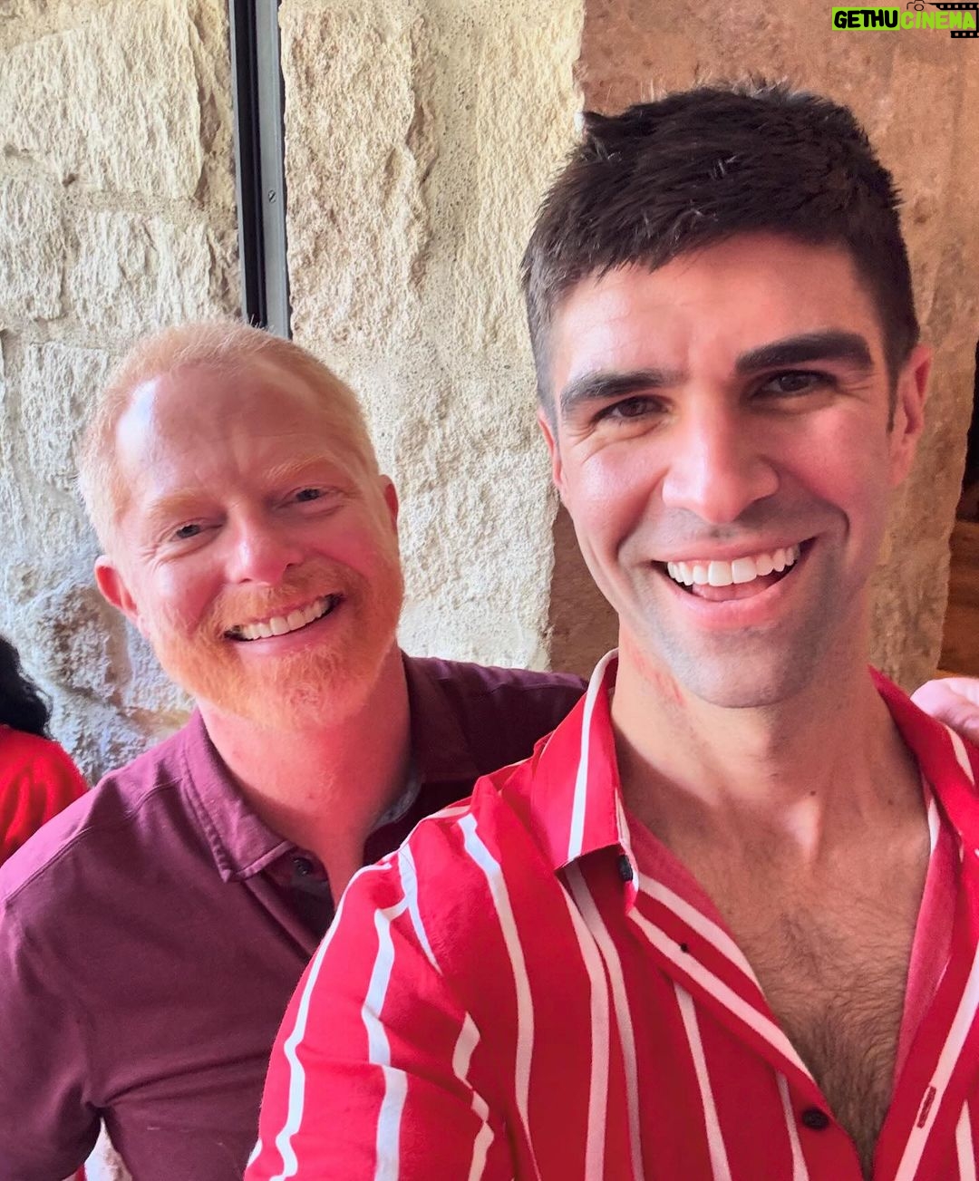 Jesse Tyler Ferguson Instagram - mornin!