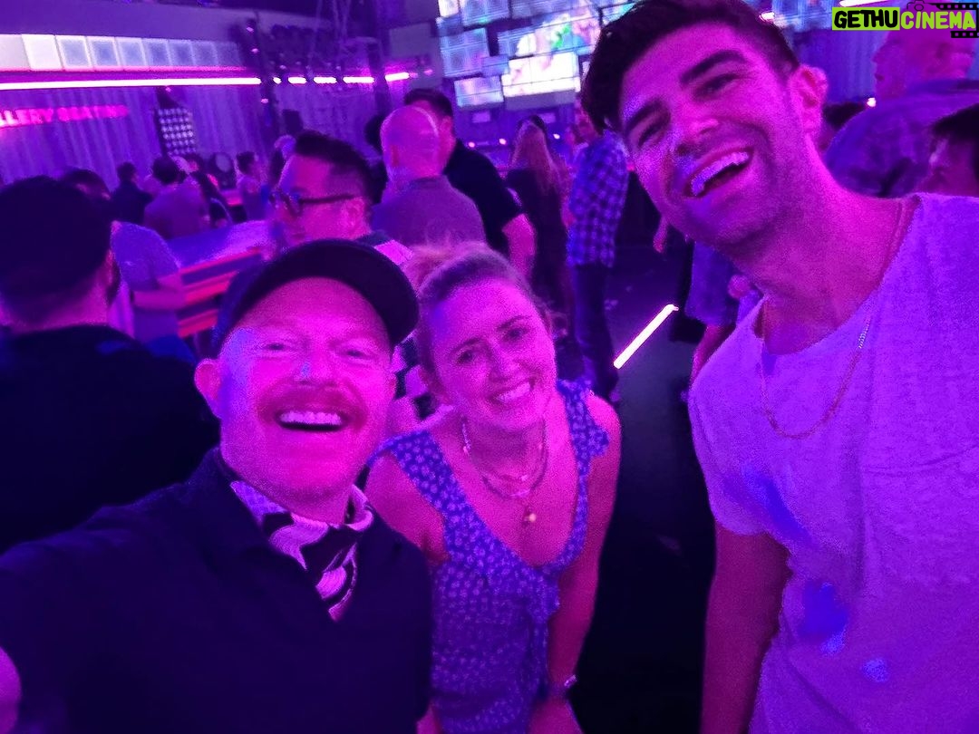 Jesse Tyler Ferguson Instagram - 48 hours in NYC! Recording more episodes of Dinners On Me. Seeing two of my favorite Broadway shows: @shuckedmusical & @herelieslovebway. Celebrating @justinmikita's 38th birthday! I ❤️ 🗽