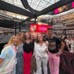 Jesse Tyler Ferguson Instagram – @taylorswift really did that! 3.5 hours of pure joy. Superhuman. Love you, T. ❤️ SoFi Stadium