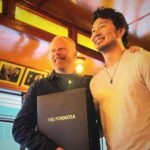 Jesse Tyler Ferguson Instagram - This week on Dinner’s On Me, “Barbie” and “Shang-Chi and the Legend of the Ten Rings” star Simu Liu joins the show. Over soup dumplings and BBQ pork, Simu tells me why he initially kept acting as a secret from his parents, how “Good Will Hunting” played a role in nabbing his part as Marvel superhero Shang Chi, and how he feels about Asian American representation in Hollywood. This episode was recorded at The Formosa Cafe in West Hollywood, CA. Episode link is in the bio—don't wait, give it a listen! ❤️