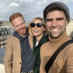 Jesse Tyler Ferguson Instagram - Happy Birthday @itsjuliebowen! We ❤️ you!