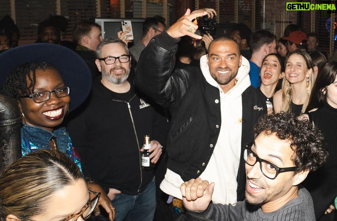 Jesse Williams Instagram - This guy @stefanmymind is one of my very best friends in the world and we’ve been building and building for almost twenty years now and @NighttimeNYC is the latest construction in addition to this run on sentence: Stefan’s very own late night show shot in the belly of @raysbarnyc and our first episode just dropped‼️ Watch it and share it and share it and like it and find that link in my bio son!! Thank you! Love what you do and do it with those you love. 🗽👨🏽🔧 Ray's Bar