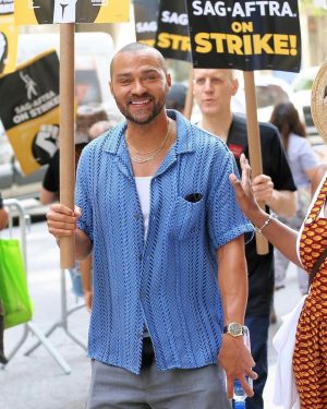 Jesse Williams Instagram - 💪🏽 Solidarity with labor, period.  Workers united can halt operations in a multi-billion-dollar industry because they are necessary. If they are necessary, they have value. If they have value, they should have an unobstructed view of that value: transparency re: the fruits of their labor and the ability to negotiate fair compensation reflecting that value. 

Only 5-15% of our union members earn the annual $26,470 needed to qualify for health care. So 85-95% of us earn less than $26,470 a year. @Variety estimates that only 2 percent of the union’s membership “safely earn a middle class wage…” This is about the working class, not the wealthy. 
Hold fast and fairly. 🪧
@sagaftra 💪🏽 @wgawest @wgaeast