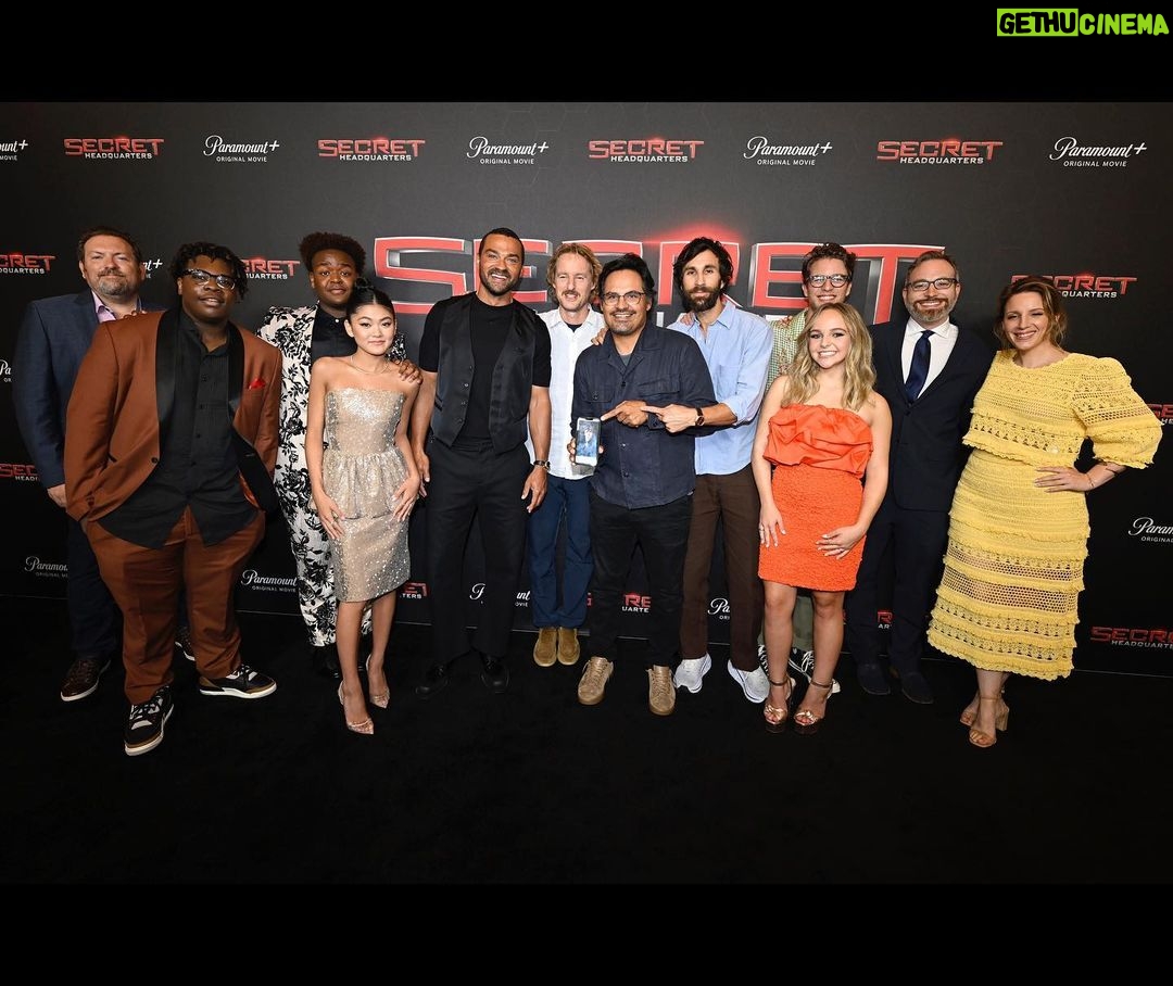 Jesse Williams Instagram - 🛸SECRET HEADQUARTERS WEEKEND IS UPON US! Gather the fam, pull out the good TV and popcorn 🍿 and fire up the first of many viewings of our film on @ParamountPlus THIS FRIDAY AUG 12! 10 outta 10 kids give it 6 Stars! Continues that tradition of hilarious kids adventure movies we grew up on. Love and respect to the directors @hurricanejoost @relson__ and the one called @jerrybruckheimer 🪄LFG!