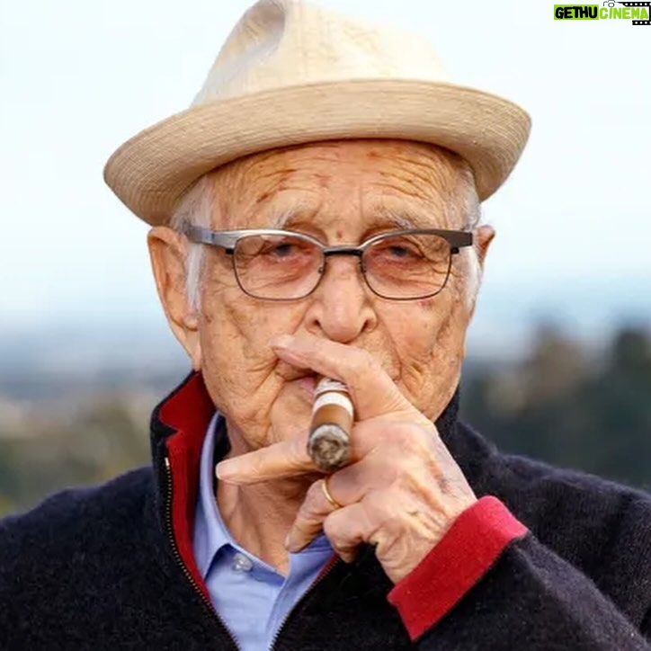 Jesse Williams Instagram - Norman Lear, a gentle man of action who carved trails in culture and consciousness early and often. A soul i came to know, debate and learn from at a turning point in both our lives. Forever grateful for his personal and professional generosity uphill; his use of privilege; his observant leadership in a society molded by the arts. 🕊️ Thank you for the leaps forward.