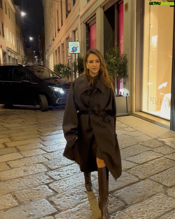 Jessica Alba Instagram - A beautiful night in Milan with @tods 🍝