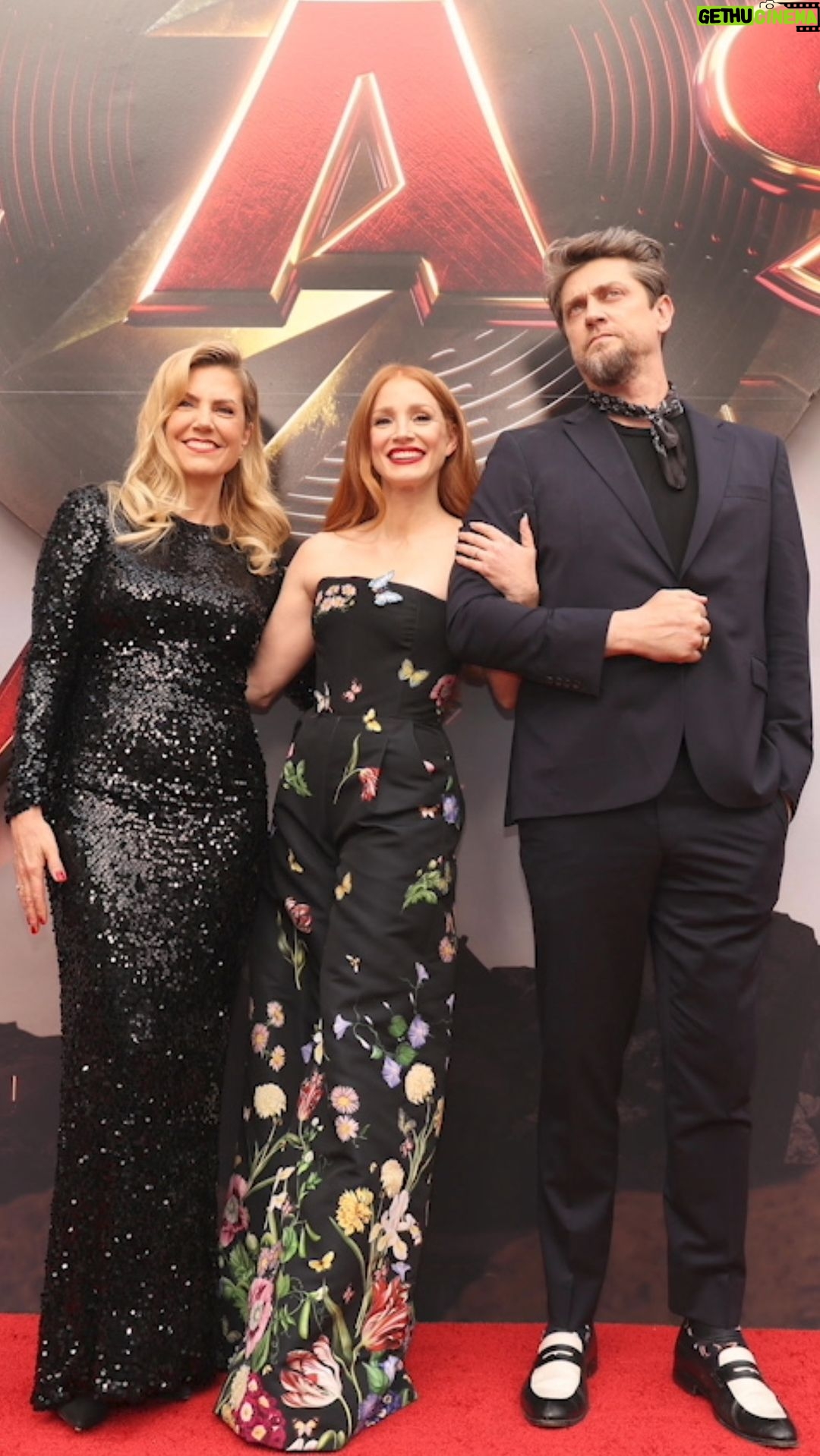 Jessica Chastain Instagram - Got to see some of my pals do what they do best @barbaramus @andy_muschietti #TheFlash
