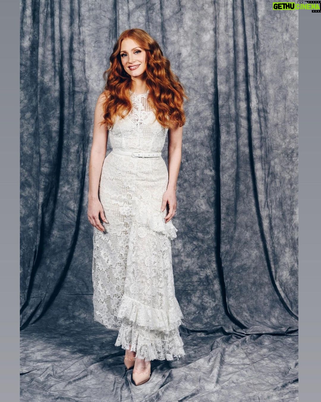 Jessica Chastain Instagram - So much fun chatting @adollshousebway with all these legends for @hollywoodreporter. 11 more performances until we close…Then I’m booking my seats to see everything! ❤️