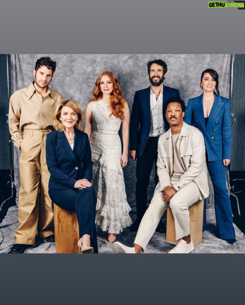 Jessica Chastain Instagram - So much fun chatting @adollshousebway with all these legends for @hollywoodreporter. 11 more performances until we close…Then I’m booking my seats to see everything! ❤️