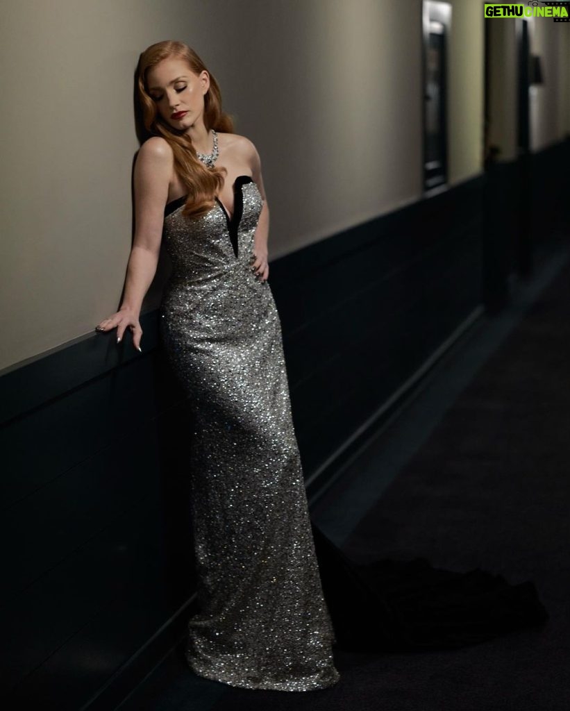 Jessica Chastain Instagram - @jessicachastain, star of The Good Nurse, in @gucci, photographed ahead of the 95th @TheAcademy Awards. Styled by @elizabethstewart1 Hair by @renatocampora Make-up by @kristoferbuckle Nails by @julieknailsnyc #JessicaChastain #Gucci #TheGoodNurse #Oscars #Oscars95 #GregWilliamsPhotography #GregWilliams