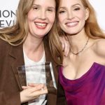 Jessica Chastain Instagram - ANATOMY OF A FALL is a film that comes around once in a great while — one that takes your breath away. It is electric and authentic, and a true testament to the talent of its visionary director, the brilliant @justine.triet. It was an honor to present her with the @nbrfilm Best International Film Award 💜