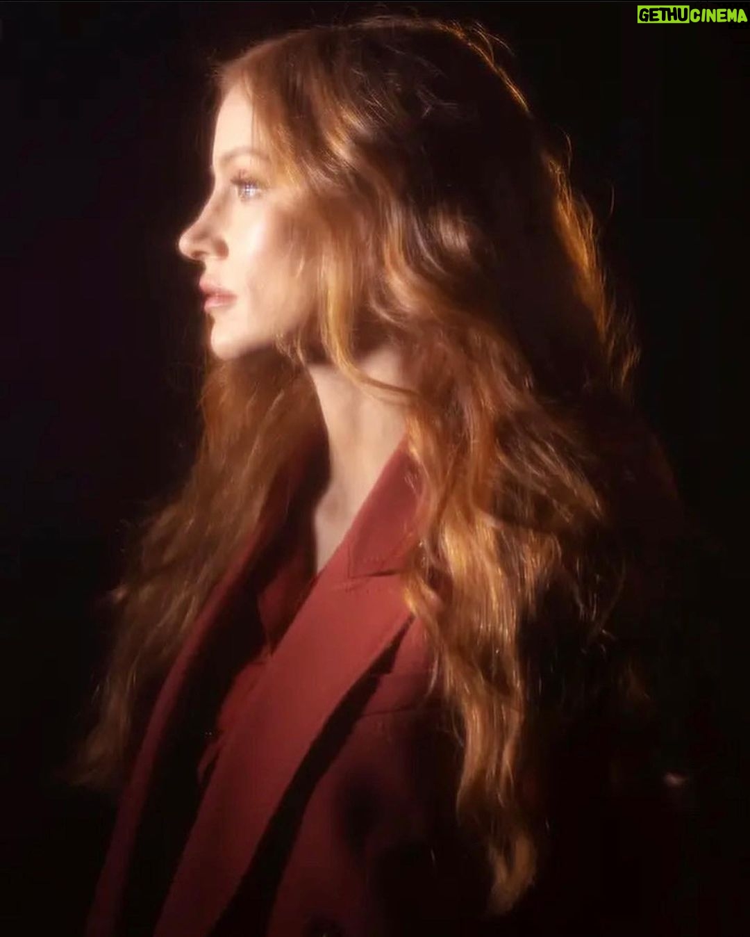 Jessica Chastain - 212K Likes - ❤️ @nytimes 📸 @theatraff 🖤 @adollshousebway