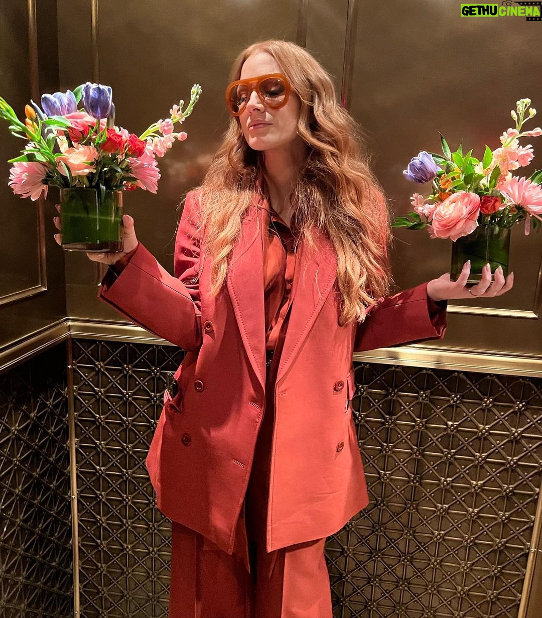 Jessica Chastain Instagram - Now delivering your Valentine’s Day floral arrangements