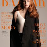 Jessica Chastain Instagram - Una espectacular @jessicachastain protagoniza la portada de Harper’s Bazaar de marzo. Vestida con la colección más esperada de la temporada, la primera de @sabatods para @gucci, la flamante actriz, cuyo pelo rojizo es toda una seña de identidad, nos habla en exclusiva de su carrera, su filosofía de vida y sus objetivos. Junto a ella, todo un elenco de mujeres pelirrojas valientes, bravas y únicas que son toda una inspiración: Julianne Moore, Sara García, Barbra Streisand… Y es que el número de marzo de Harper’s Bazaar es el más valiente de la moda, tal como explica en su carta la directora de esta cabecera, @inmajimenezbazaar: “Lo que comenzó como un marzo valiente - inspirados por la Princesa Mérida-, se convirtió en este Brave Issue en el que una delicada línea pelirroja debía recorrer todos y cada uno de nuestros contenidos cargada de pasión y valentía para perseguir nuestro propio destino”. Feliz lectura. *A partir del 20 de febrero en el quiosco. Fotografía: @juankr_ Estilista: @kristeningersoll Entrevista: @albadiazn_ Maquillaje: @genevieveherr Vídeo: @thefeelms Peluquería: @renatocampora Manicura: @julieknailsnyc Producción: @mateenmortazavi Localización: @blondeandconyc Studio Manager: @maldobea #Bazaarmarzo #thebraveissue