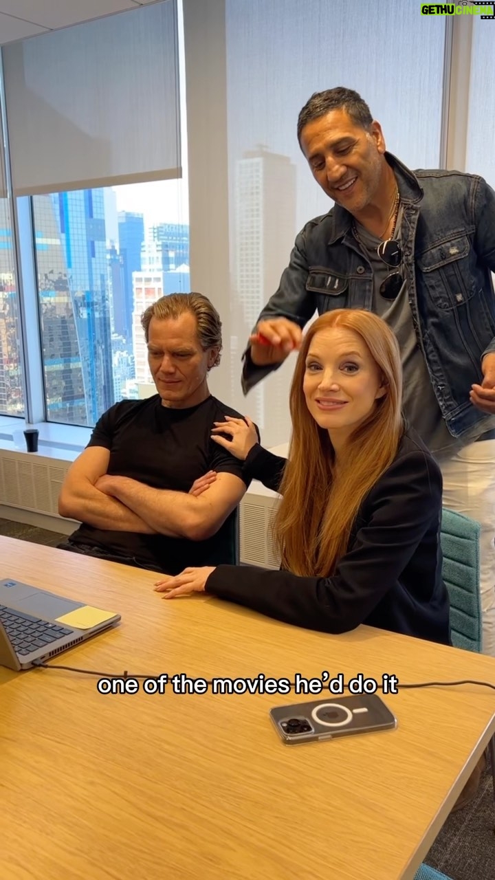 Jessica Chastain Instagram - Happy Birthday to this guy! It’s true, Mike is a magical being and total franchise man 😂 Come on @channingtatum, Steven Soderbergh… let’s make his birthday wish come true 🙌🏻💕