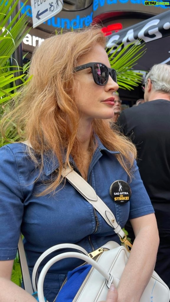 Jessica Chastain Instagram - I’m one of the lucky ones. I’m aware that my career provides me with a good living, gives me health insurance, helps me take care of my family. There are many members of SAG/AFTRA who are fighting to make a living wage. 87% of my union doesn’t make the 26k a year in order to receive health insurance. It is our responsibility to stand alongside them. We are united and we demand fair contracts. #sagaftrastrong