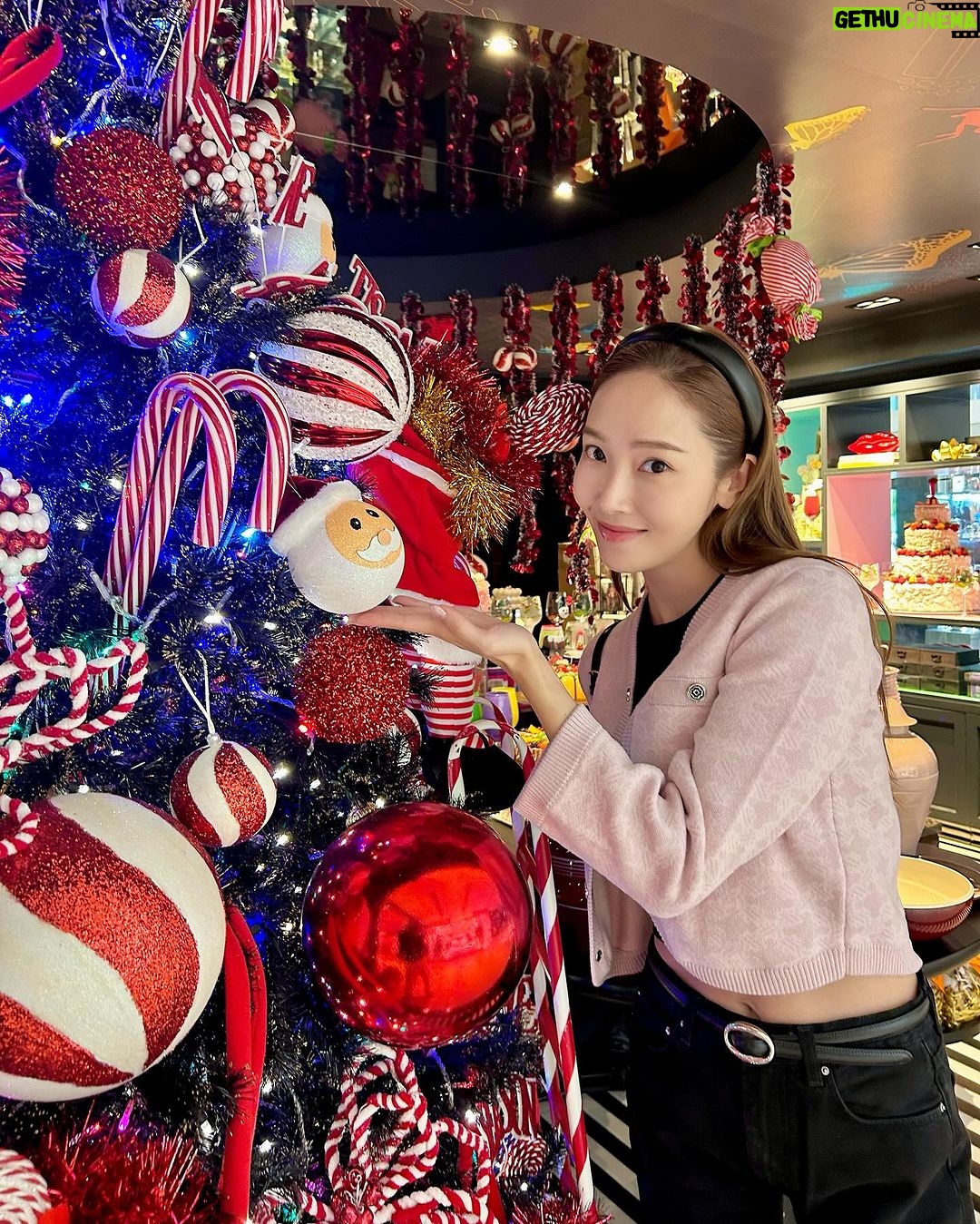 Jessica Jung Instagram - 2023 Christmas photo dump🎄🎅🏻♥️✨