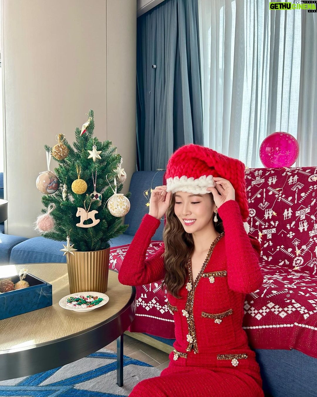 Jessica Jung Instagram - 2023 Christmas photo dump🎄🎅🏻♥️✨