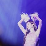 Jessica Jung Instagram - A sky full of #goldenstars in Singapore ✨🎶💎💭 Thanks for the lovely photos, love you guys infinitely🩵 #DiamondDreams #jessicadiamonddreams