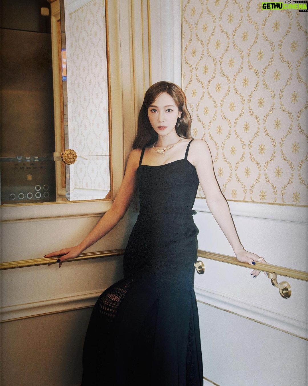 Jessica Jung Instagram - Grazie @colombo.official for having me✨ #Colombo #ColomboMacao #Odeon #ad Macau, China