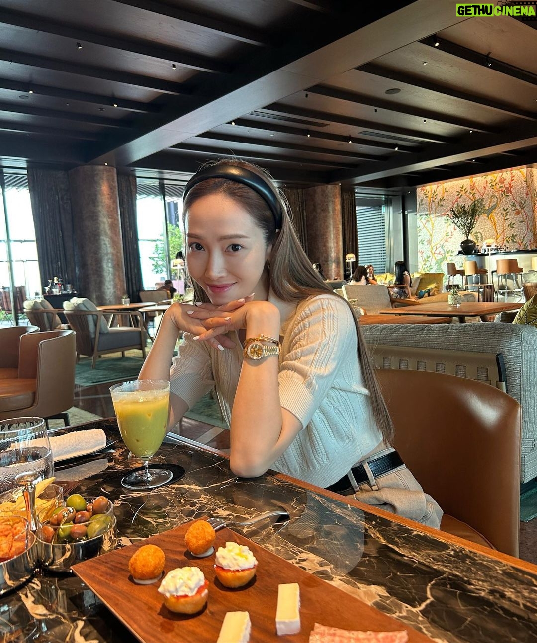 Jessica Jung Instagram - Aperitivo🍵🍃💚 - #BulgariIlRistoranteNikoRomitoTokyo @bulgarihotels