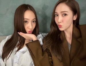Jessica Jung Instagram - 우리 수정이 하고 싶은 거 다 해~🕷️🏠🖤