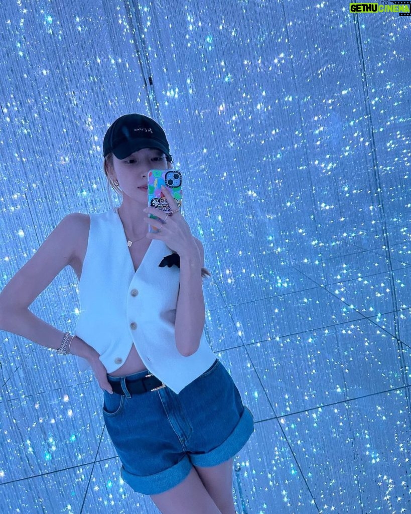 Jessica Jung Instagram - ✨💫☁️🪐🌷🌸 Tokyo, Japan